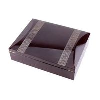 Boîte cadeau Ramadan en bois de luxe, design personnalisé, pour le marché arabe, chocolat et dattes, fabriquée par WoodBox Factory, saison KSA Riyad