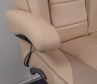 Siège de bateau à dossier haut avec deux accoudoirs durables, support de tête et poche intégrée, en beige et gris