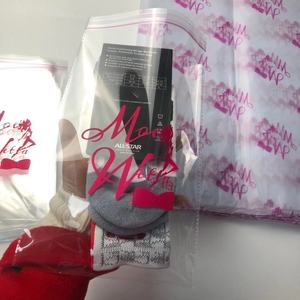 ถุงบรรจุภัณฑ์พลาสติกคุณภาพสูง ถุง OPP พิมพ์โลโก้แบรนด์ตามสั่ง ถุงใส่เสื้อผ้า PE พร้อมเทปกาวในตัว - Product Image 1