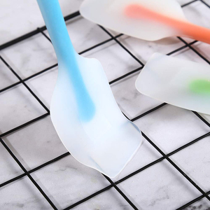 Espátula de Silicona Antiadherente Resistente al Calor, Utensilio de Cocina para Repostería con Diseño Único, Nuevo de Fábrica - Product Image 4