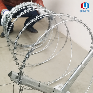 Alambre de púas de un solo filo totalmente personalizable, cualquier calibre, cualquier revestimiento, para la <span class=keywords><strong>defensa</strong></span> de límites de villas - Product Image 4