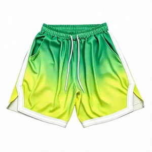Shorts de basket pour homme, dégradé vert-jaune, 100% polyester, séchage rapide, cordon de serrage, style sportif avec bande latérale - Product Image 1