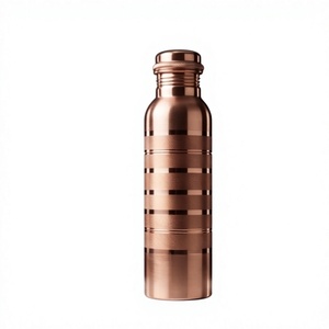 Bouteille artisanale en cuivre pur rayée, étanche, écologique, réutilisable, récipient à eau ayurvédique - Product Image 1