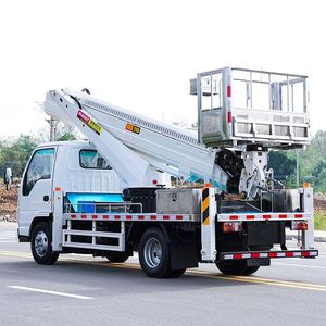Camion nacelle Isuzu 100P 20m à 4 sections pour l'entretien des éclairages publics, marque Blue Label - Product Image 6