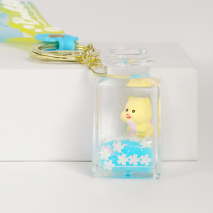 Llavero de Oso Amarillo Adorable con Líquido Flotante y Arena Movediza - Charm Acrílico Multiforma con Purpurina, Accesorio de Animal de Dibujos Animados al por Mayor - Product Image 3