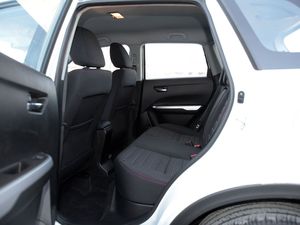 <span class=keywords><strong>Suzuki</strong></span> <span class=keywords><strong>Vitara</strong></span> 2016 Usada, 1.4T Turbo, Automática, SUV, Asientos de Cuero, Interior Oscuro, Llantas R17, Cámara de Reversa Izquierda - 103kW 3550USD - Product Image 3