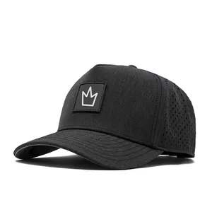 Yüksek kaliteli özel 5 Panel kauçuk Pvc Logo halat beyzbol şapkası, su geçirmez lazer kesim delikli delikli şapka, performans golf baba şapka