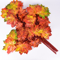 12pcs/set Simulasi Cabang Daun Maple Artifisial Cabang Pohon Palsu Daun Maple Merah Musim Gugur Tanaman Hijau Model