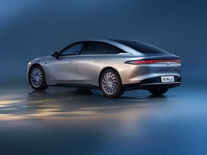 <span class=keywords><strong>Nuova</strong></span> Buick Electra L7 2025, berlina di lusso di medie-grandi dimensioni, veicolo ibrido elettrico a autonomia estesa, 1420 km NEDC, 252 kW - Product Image 5