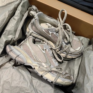 Baskets Chunky pour femmes respirantes à semelle épaisse et talon moyen, décontractées pour le quotidien, avec lanières croisées et design color block - Product Image 1