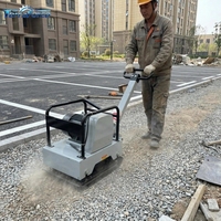 Compacteur de plaques électrique TerraForce TF-C150E 125 kg 3 kW, force centrifuge de 20 kN pour la compactation du sol des cours et des parkings