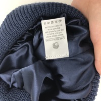 Bonnet uni personnalisé en gros à l'extérieur, bonnet doublé en satin tissé acrylique à la mode, bonnet de ski chaud