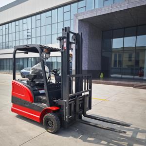 Nueva Minicargadora Eléctrica de Cuatro Ruedas para Terrenos Difíciles con Motor Diésel, Capacidad de 1 Tonelada - Product Image 1