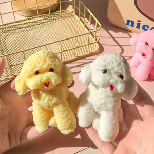 Juguete de peluche TPR Squishy de perro - Lindo caniche de dibujos animados antiestrés con textura suave al tacto, ideal para fiestas y juguetes de escritorio de oficina - Product Image 3