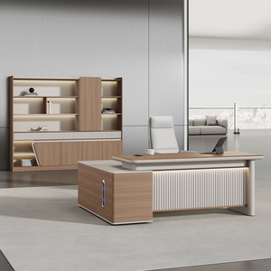 Bureau de direction incurvé haut de gamme en PVC - Lumière ambiante à commande vocale, bureau de bureau laqué pour patron/directeur - Product Image 1