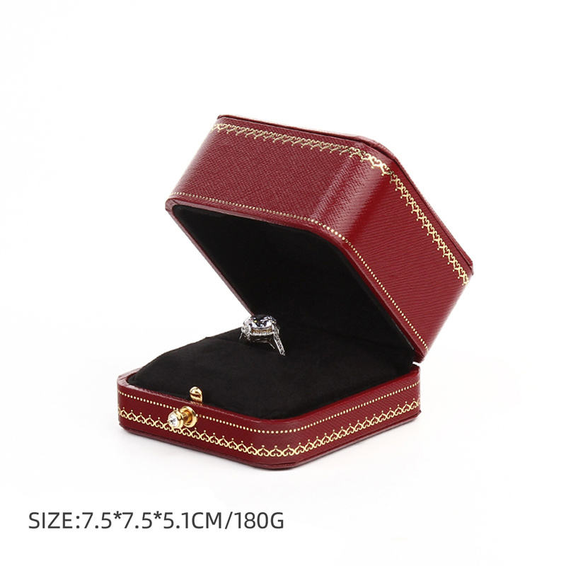 กล่องแหวนสีแดง