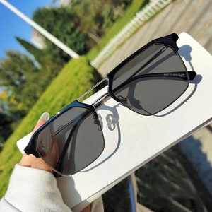 Lunettes photochromiques anti-lumière bleue à changement de couleur pour homme et femme, en alliage hexagonal carré noir <span class=keywords><strong>argenté</strong></span>, Photogrey Lunette 2026 - Product Image 1