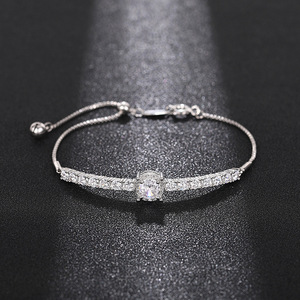 Classico Bracciale Tennis in Argento 925 con Cristalli e Strass per Donna, Uso Quotidiano - Product Image 1