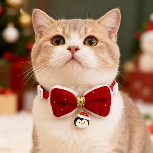Collare per Gatti con Fiocco Rosso Natalizio in Peluche, Accessorio Festivo Regolabile e Morbido, Decorazione Natalizia per Gattini e Cani Piccoli - Product Image 2