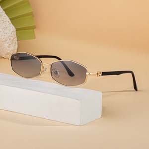 Gafas de Sol Metálicas para Mujer Wf 5G302, Lentes de PC con Protección UV400 Clase 2, Montura Negra, Estilo Europeo, Protección Solar para Exteriores - Product Image 3