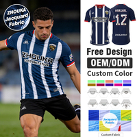 OEM Maßgeschneiderte Premium Jacquard Sublimations-Fußballtrikots Hersteller Laserperforiertes V-Ausschnitt Fußballshirt Team-Uniform für Spiele