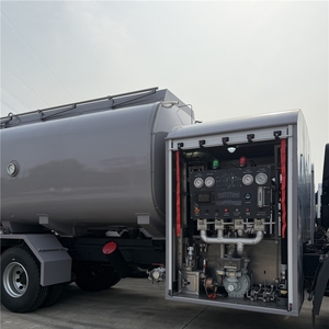 Camion-citerne de ravitaillement <span class=keywords><strong>a</strong></span>érien SINOTRUK HOWO Dongfeng 6x4 20000L 5000 gallons LHD à <span class=keywords><strong>vendre</strong></span> - Product Image 4