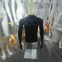 Maniquí de Lujo para Hombre, Parte Superior del Cuerpo, con Brazos Chapados en Oro, Cabeza de Plástico Negro Brillante (PE), Posición Colgante o de Pie para Exhibición de Pelucas