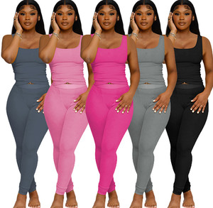 Set di abbigliamento sportivo estivo con Logo personalizzato all'ingrosso Set di abbigliamento da <span class=keywords><strong>donna</strong></span> <span class=keywords><strong>pantaloni</strong></span> da <span class=keywords><strong>donna</strong></span> Set di abbigliamento da Yoga con <span class=keywords><strong>costine</strong></span> <span class=keywords><strong>a</strong></span> maglia Casual - Product Image 1