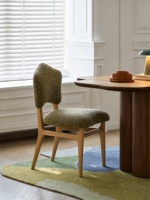 Ensemble table et chaises de salle à manger en bois massif style bois naturel avec revêtement en velours, mobilier moderne et minimaliste pour la maison, le bureau et le salon