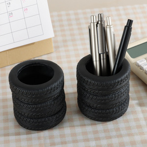 Porte-stylo en forme de pneu, organisateur de bureau en PVC pour le rangement de la papeterie de bureau - Product Image 3