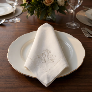 Serviettes de table élégantes en lin blanc, carrées, brodées d'un monogramme, faites à la main, style japonais, 6 pièces, décoration de table pour utilisation en avion - Product Image 1