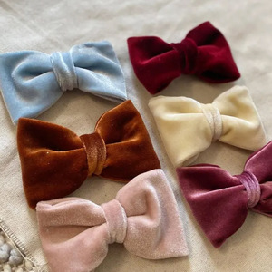 高級感のある犬用蝶ネクタイ ベルベットカラー 結婚式用リングベアラー タキシード 犬猫用 - Product Image 3