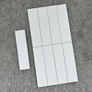 Carreaux de métro blancs brillants et vernissés 75x300 pour intérieur, salle de bain, cuisine, café - Product Image 3