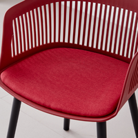 Chaises de salle à manger empilables modernes en PP avec coussin en éponge et dossier creux pour hôtel, restaurant, maison et extérieur