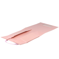 Boîte d'emballage vide en rose avec logo personnalisé pour costume rigide magnétique pliable à grands talons pour femmes et hommes
