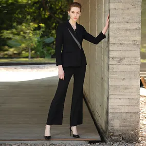 Neuer High-End-Profi anzug weiblicher Pendler weißer Kragen Mode schwarze Mikro hose Temperament schlanker Retro-Quasten anzug