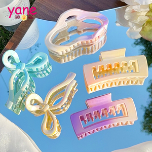 Bunte Big Hair Claw Clip Modische Bananen schmetterling Haars pangen Schöne Spring Plastic Haarschmuck Made Durable PC - Product Image 1