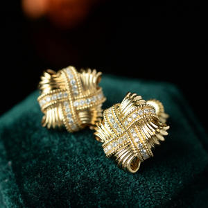 Orecchini di Lusso in Oro Massiccio 18K con Diamanti, Gioielli da Festa per Donne, Diamanti Naturali Taglio Brillante Rotondo, Stile Dorato - Product Image 4