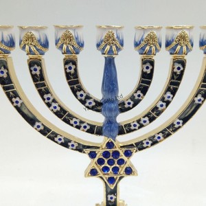 Fabricant de chandeliers juifs en alliage de zinc avec logo personnalisé, Hanoucca (9 branches), Focus 9 branches, Menorah de Hanoucca en gros - Product Image 3