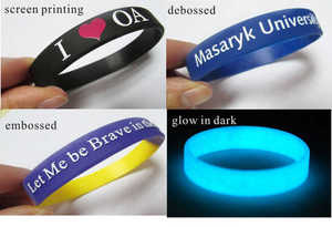 Bracelet en silicone personnalisé avec motif de dessin animé coloré et créatif - Product Image 3