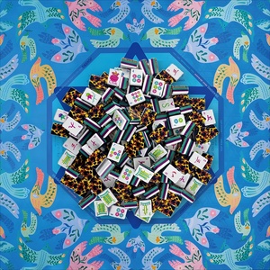 Juego de Mahjong Americano Grabado de 4 Capas de 1-1/4 Pulgadas, 160 Fichas Leopard Luxe con Tapete de Juego Cerulean Flight of Doves - Product Image 1