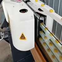 Machine à chanfreiner le verre en ligne droite avec pompe 380V 21kW pour le traitement des bords de miroirs de différentes épaisseurs