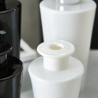 Flacon diffuseur carré en verre mat de luxe personnalisé de 500 ml avec bouchon à vis, emballage écologique pour les marques d'hôtels haut de gamme