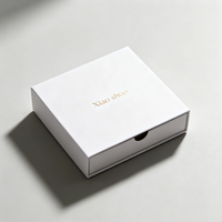 Boîtes d'expédition postales en papier pour chaussures et vêtements, emballages cadeaux recyclables avec logo, faible MOQ, pour petites entreprises