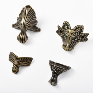 Antique Style Zinc Alloy <b>Corner</b> <b>Protectors</b> For Wooden Box Base Traditional Design Durable Furniture Hardware - Product Image 1