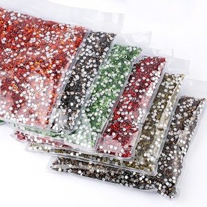 סיטונאי rhinestones 72 צבעים SS3 SS4 <span class=keywords><strong>SS6</strong></span> SS8 SS10 SS12 SS16 SS20 דבק על זכוכית Flatback זכוכית ריינסטון קריסטל עבור בגד