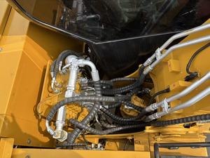 Mini-excavatrice sur chenilles CAT 307 d'occasion, excavatrice compacte hydraulique avec godet pour la construction - Product Image 4