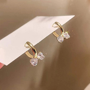 Orecchini a Cuore con Fiocco per Donne, Eleganti Accessori per Orecchie alla Moda per Uso Quotidiano, Outfit Casual, Feste e Regali - Product Image 2