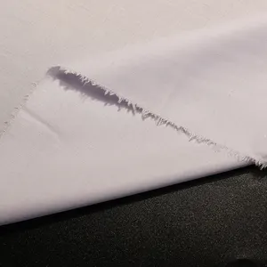 100% Polyester Desain Baru Putih Uv Polypropylene Roll Thobe Kemeja Bond Pe Berputar Kain Poliester