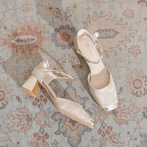 Nouvelles Chaussures Unisexe 2026 Tendance en Cuir Véritable avec Doublure en Maille, Creuses, en Cuir de Vachette, à Talon Chaton, Confortables et à Bout Pointu - Product Image 3